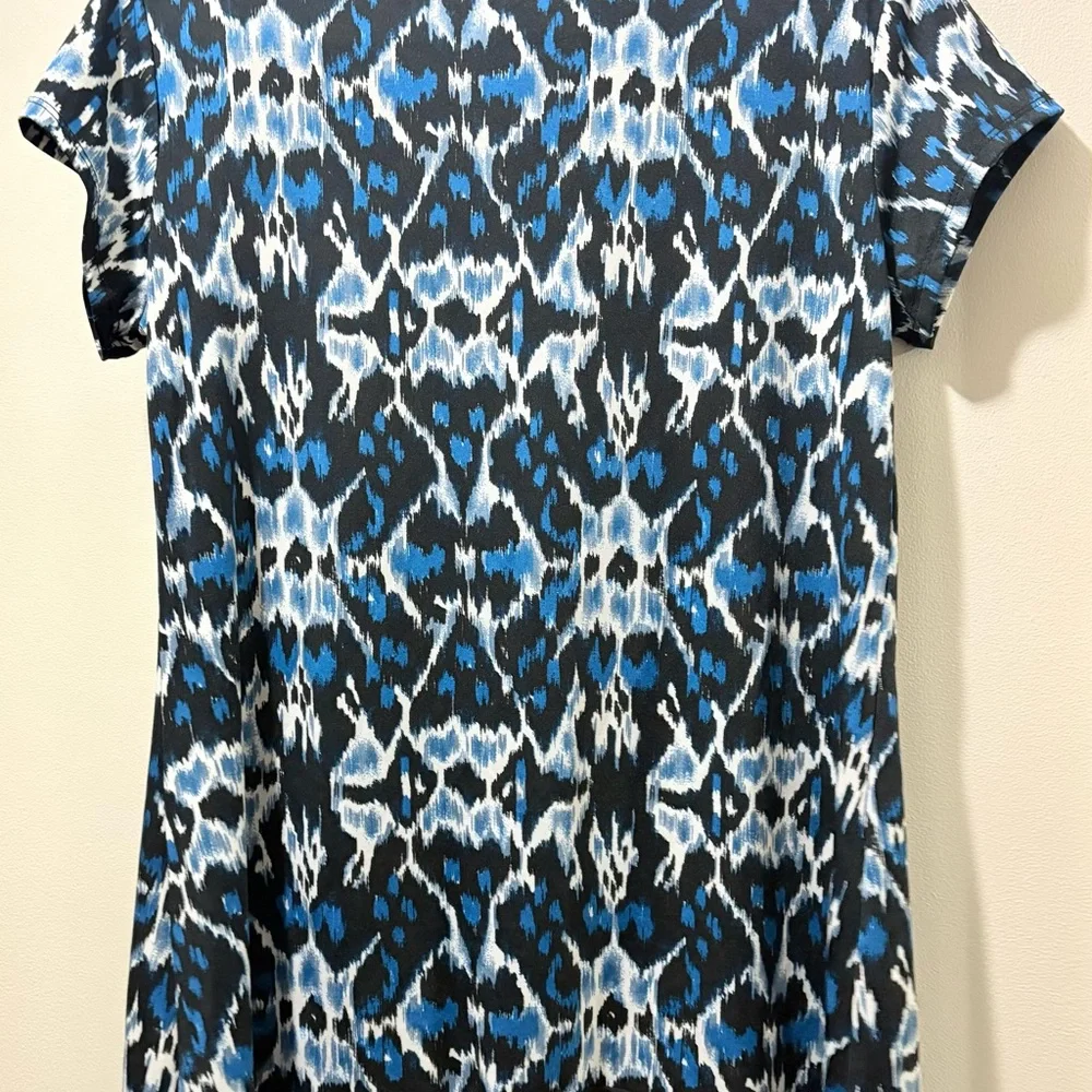 Blue and Black Patterned Women's Top - Picture 3 of 4